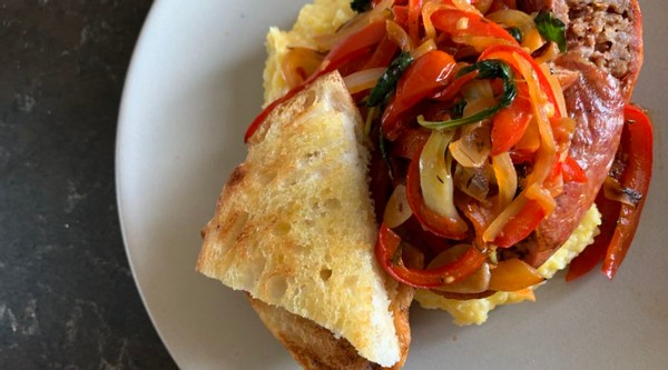 sausage_and_peppers_with_polenta_and_toast